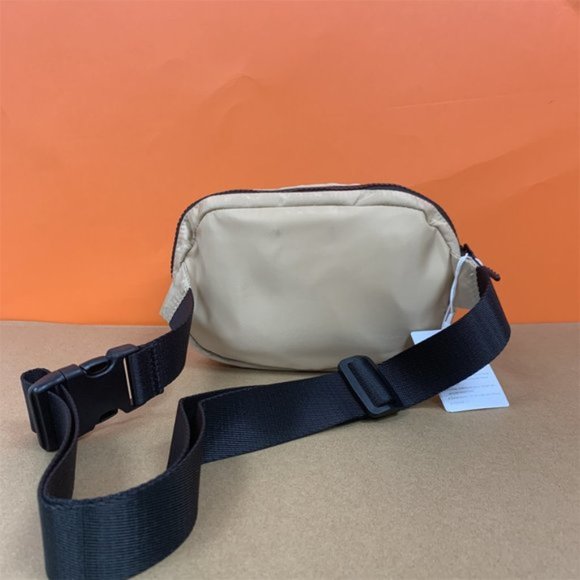 NWT Lululemon Everywhere Mini Belt Bag Khaki 1L - Picture 2 of 7